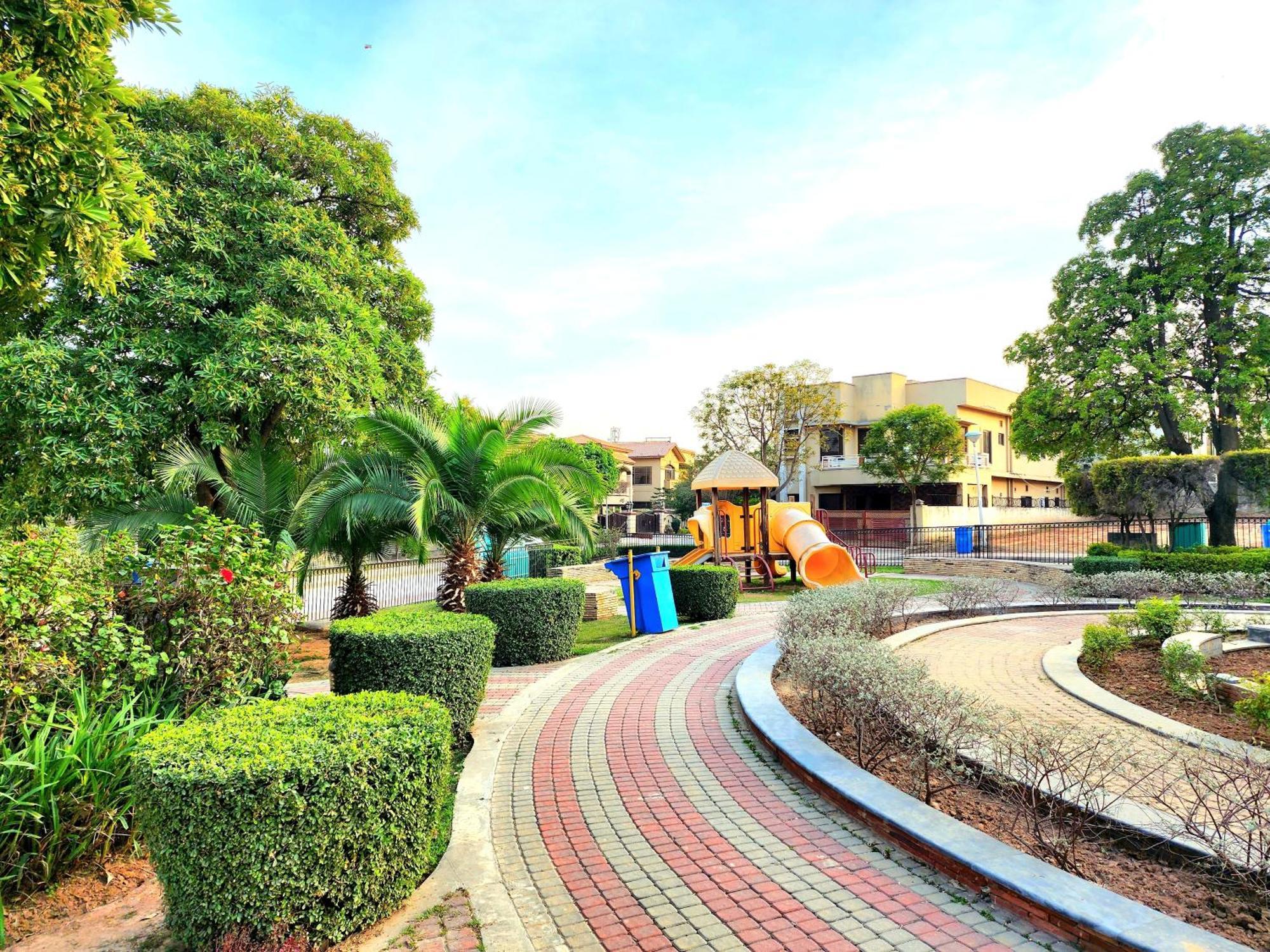 The Millenial Apartments & Suites Bahria Town Rawalpindi Zimmer foto