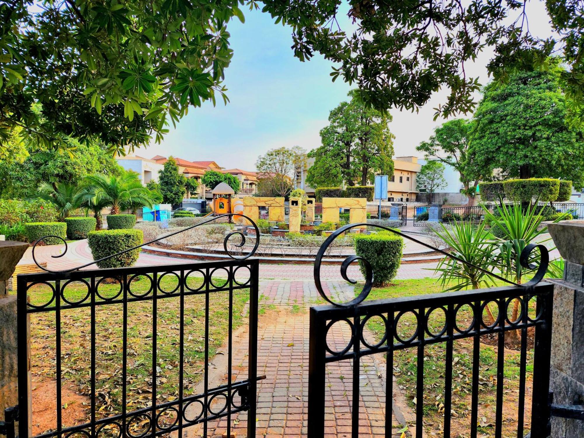 The Millenial Apartments & Suites Bahria Town Rawalpindi Zimmer foto